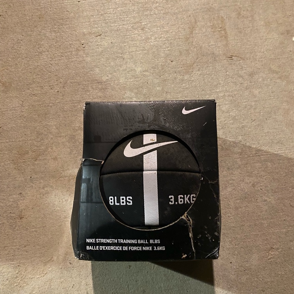 New Nike strength ball 8 lbs